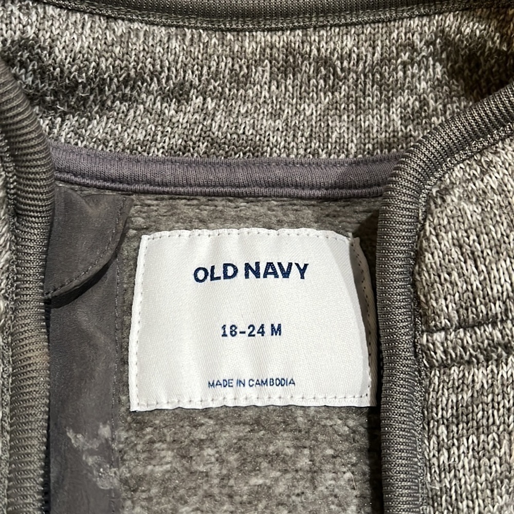 Old Navy Full-Zip Fleece - 18-24 mos​​​​​​​​​​ - Picture 2 of 8